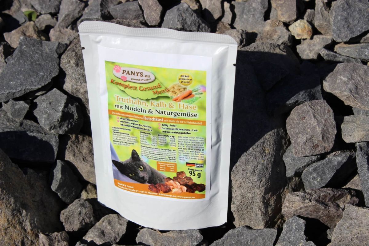 Menü aus Truthahn, Kalb, Hase, Nudeln und Naturgemüse